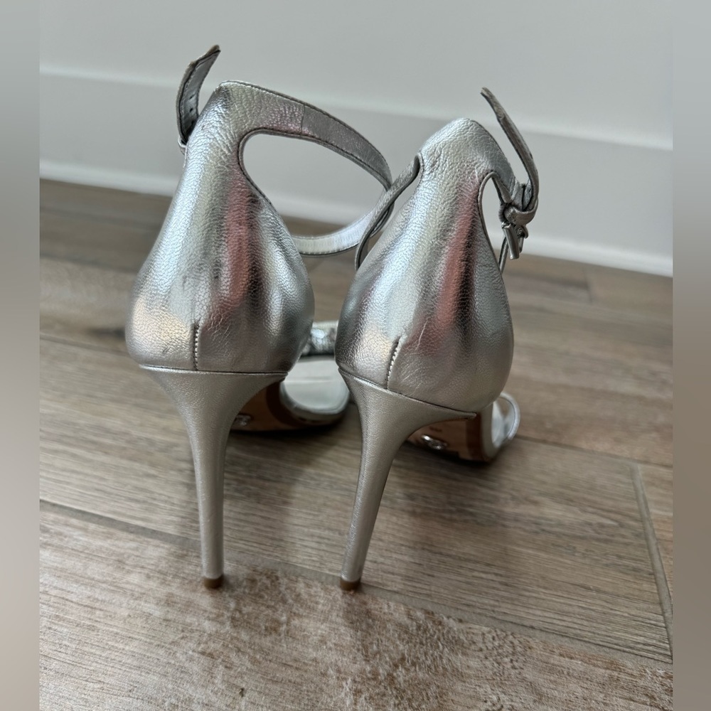 MICHAEL KORS PARIS SANDAL SILVER Size 9 - Picture 3 of 7